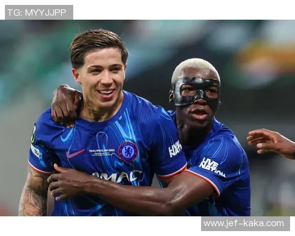 环球足球奖2025年最佳中场候选人揭晓维尔茨若昂内维斯佩德里争夺荣誉